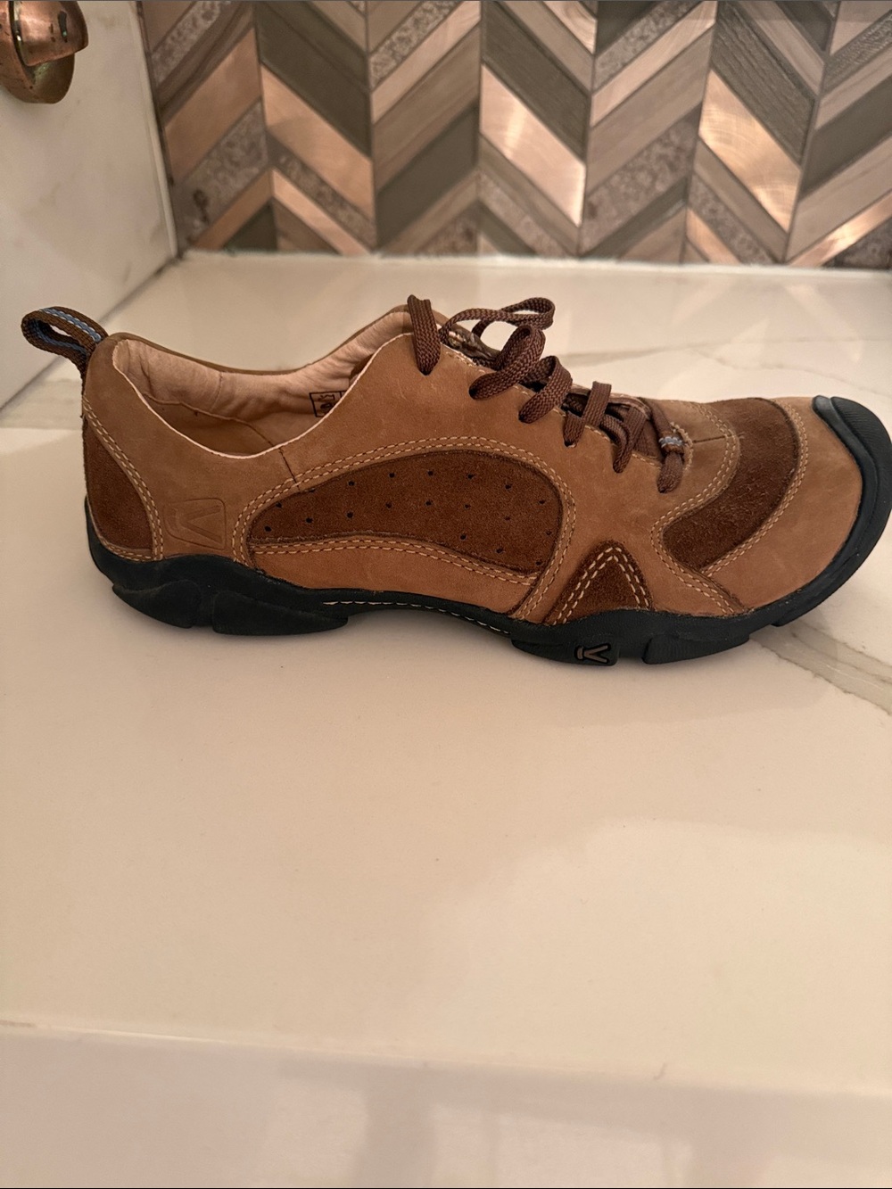Keen Lisbon Men's Brown/Tan Suede Lace-Up Shoe